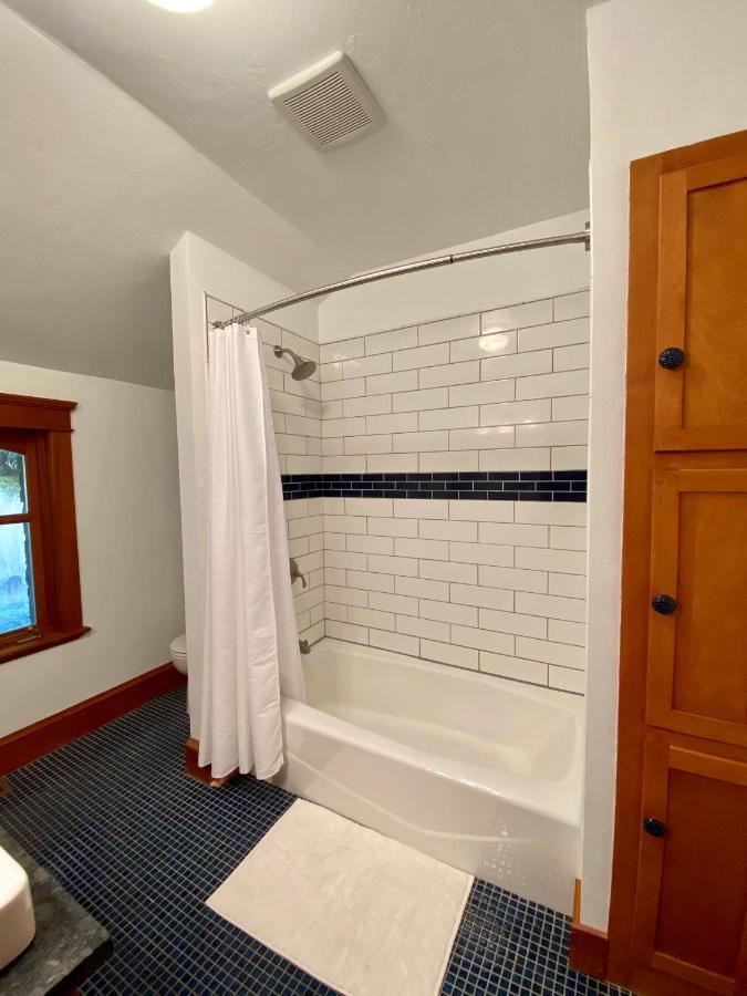 Mount Tom House Bed and Breakfast Harrisburg Habitación foto