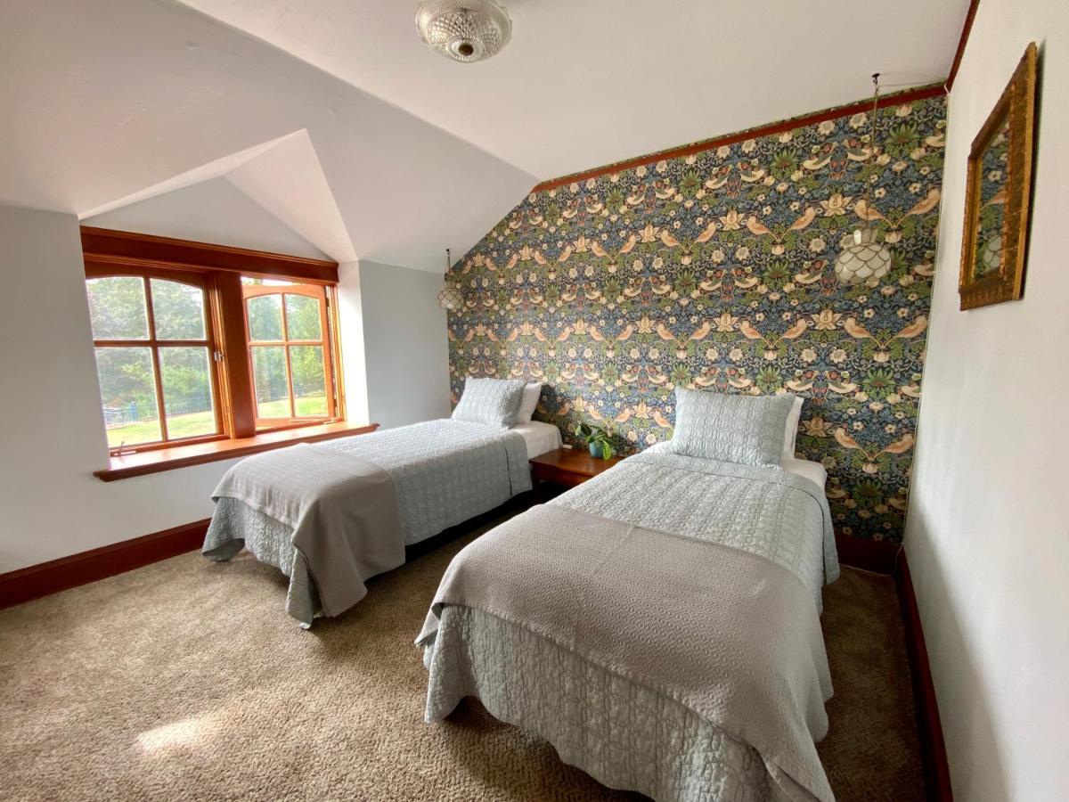 Mount Tom House Bed and Breakfast Harrisburg Exterior foto